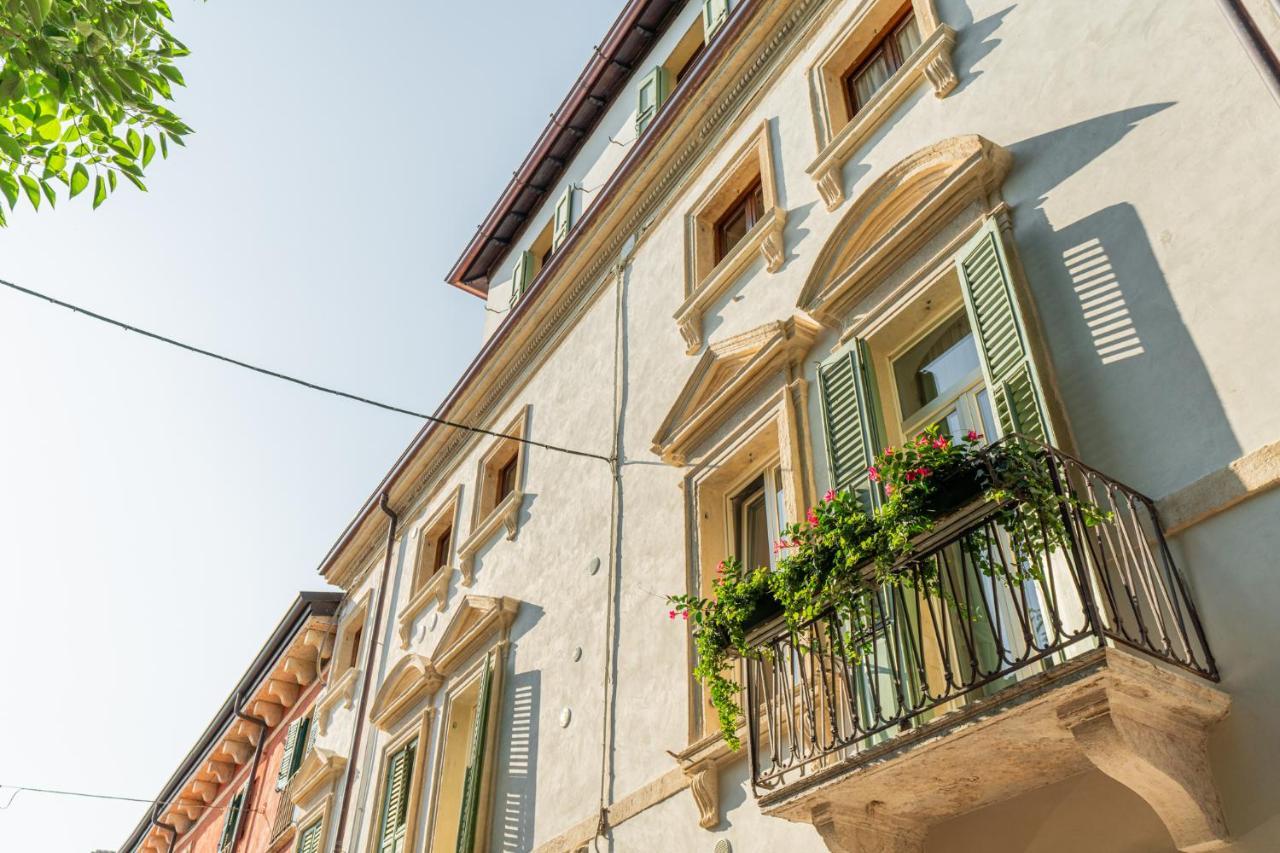 Domus Verona - Residenza Merici Exteriör bild